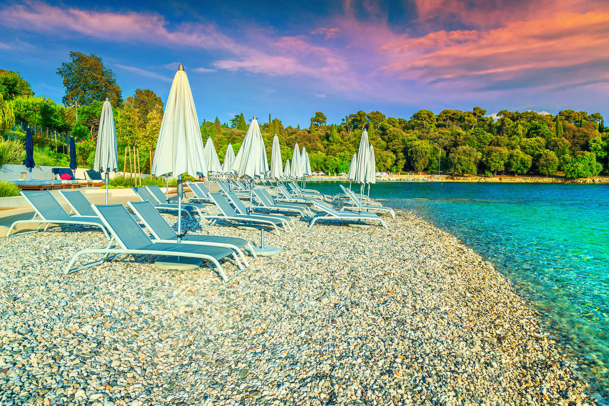 Ровинь пляжи Хорватия