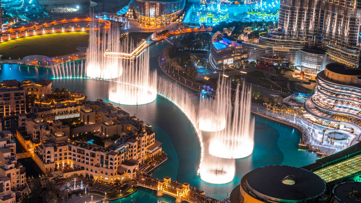 поющие фонтаны Дубая