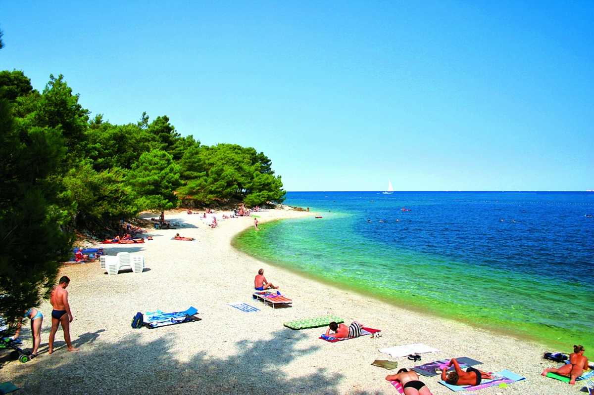пляж в Умаге в Хорватии